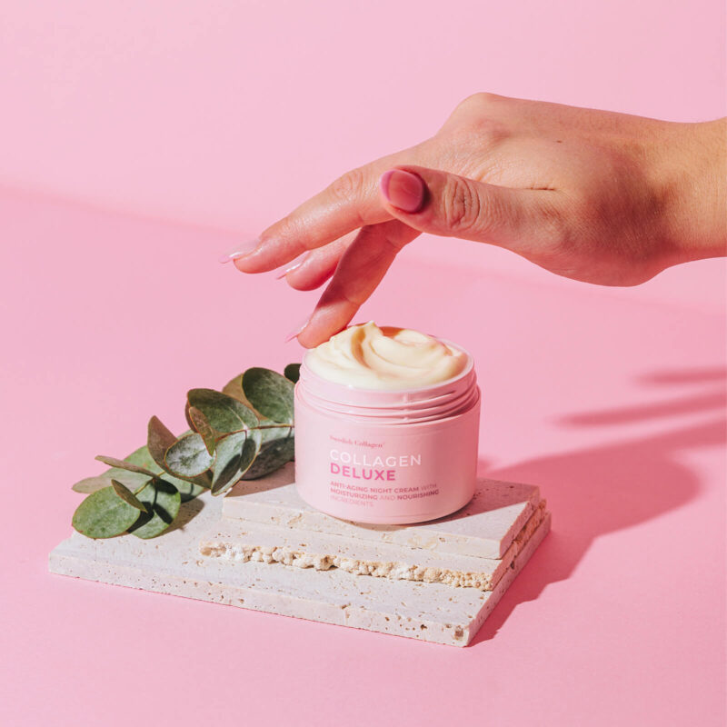 Crema de noapte cu Retinol Gama Colagen Deluxe imbunatatita cu Aloe Vera, Unt de Shea, Vitamina E si Niacinamide – 50 ml Crema de noapte cu Retinol Gama Colagen Deluxe imbunatatita cu Aloe Vera, Unt de Shea, Vitamina E si Niacinamide – 50 ml