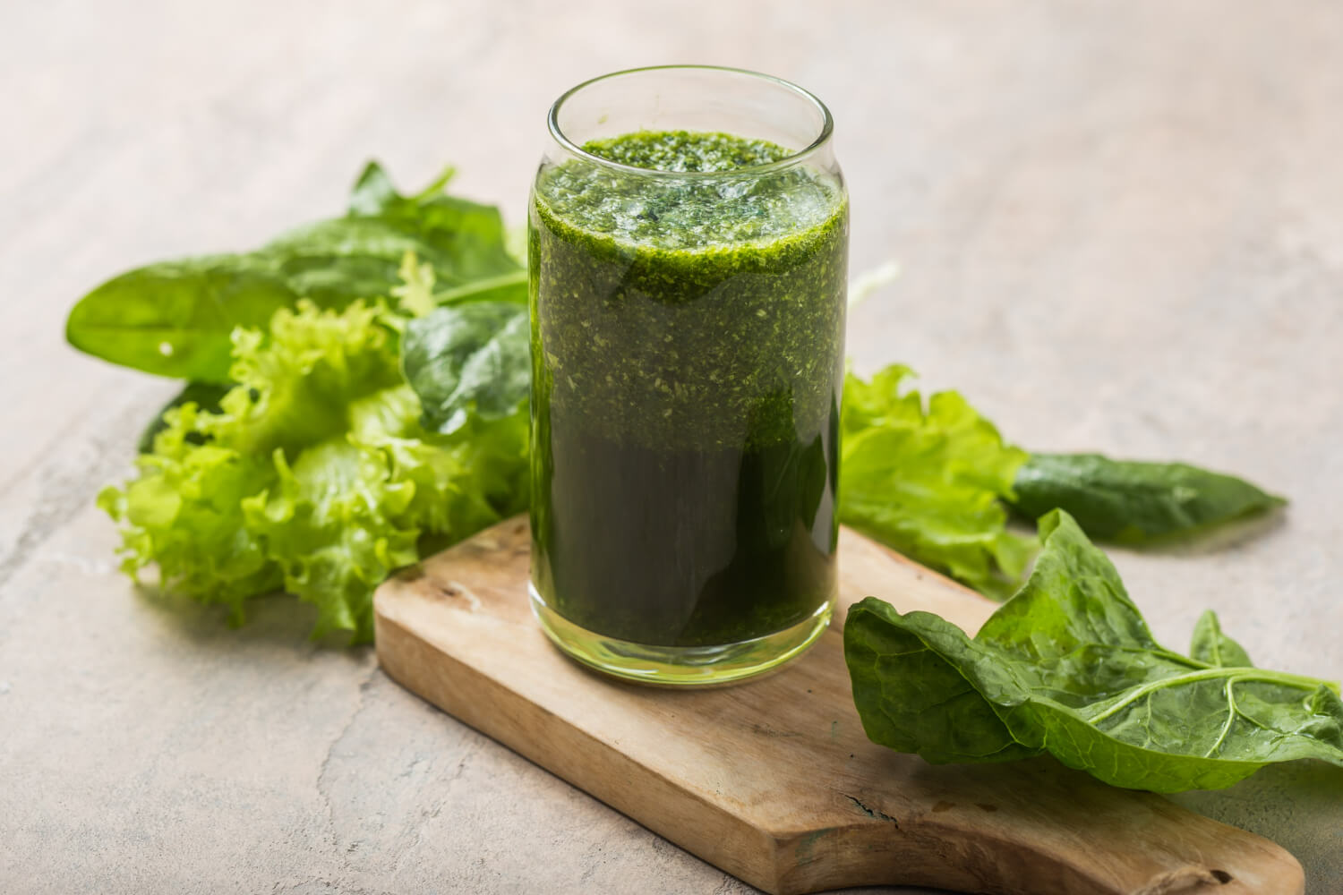 suc verde cu spanac suc verde cu spanac