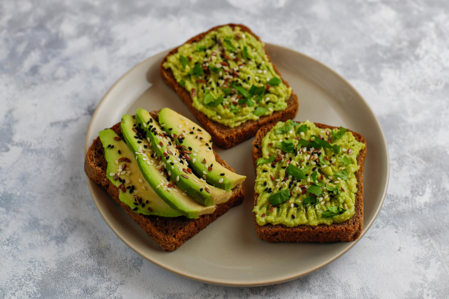 toast cu avocado toast cu avocado